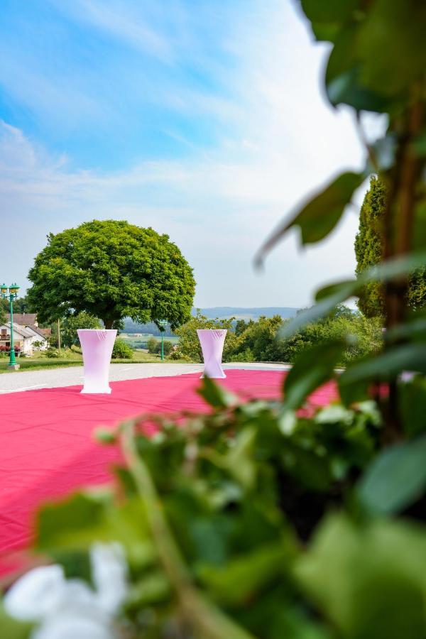 Dreilandhof Hotel Loipersdorf bei Fuerstenfeld Bagian luar foto